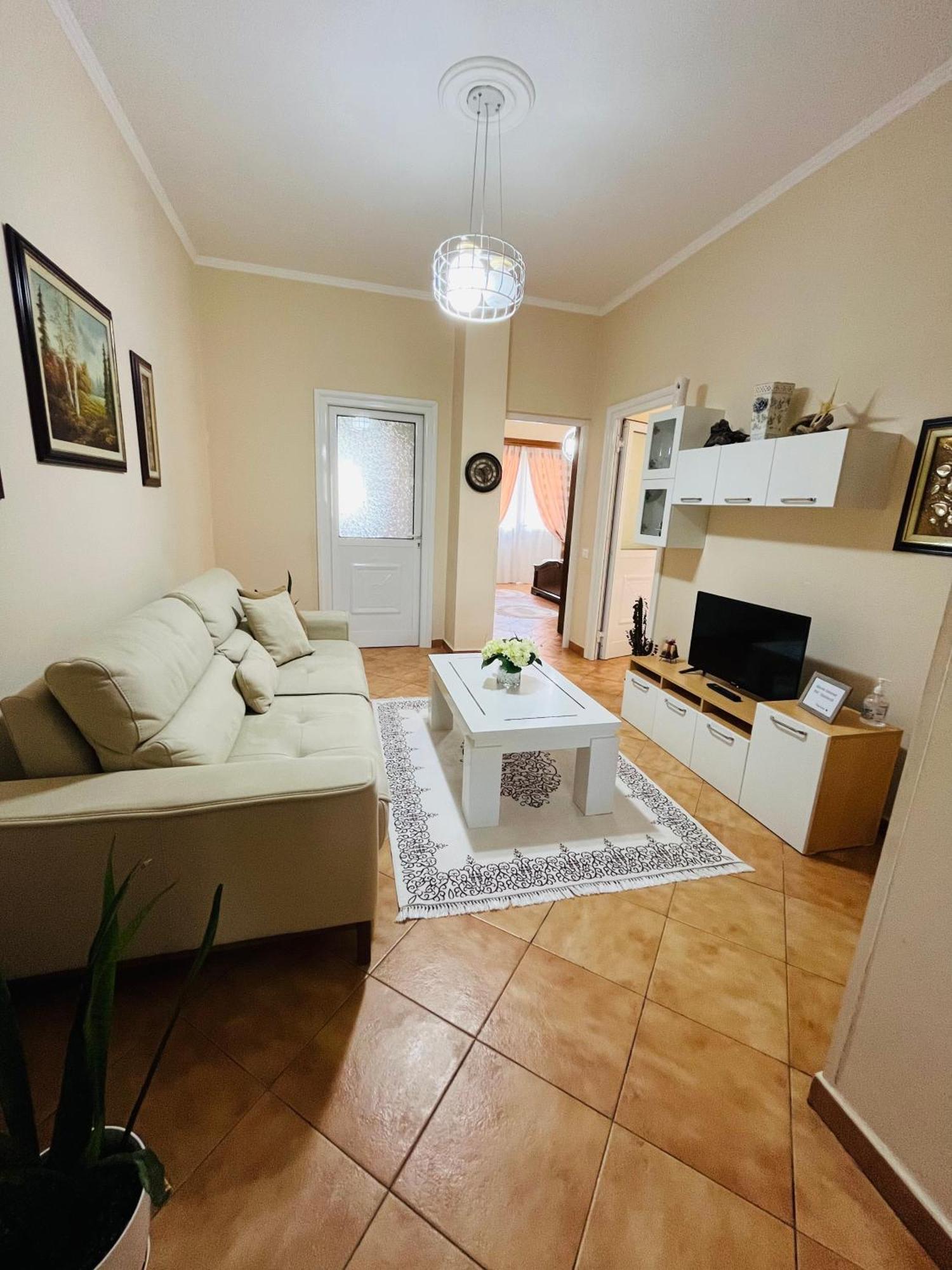 Apartament Iljazi's *